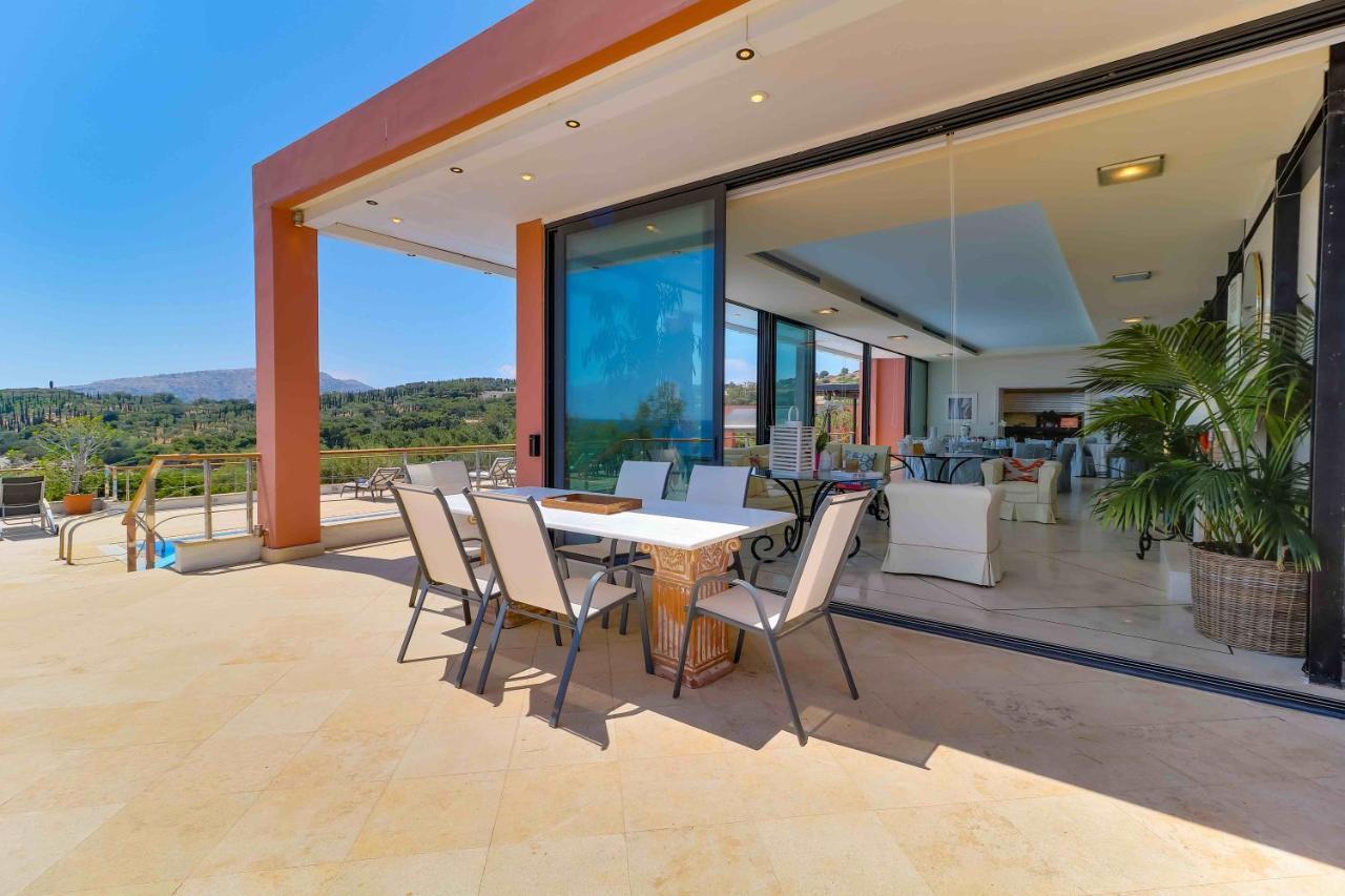 סוניו Black Diamond Beachfront Pool Villa Pasithea In Sounio, Athens מראה חיצוני תמונה