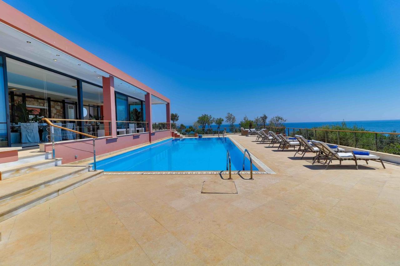 סוניו Black Diamond Beachfront Pool Villa Pasithea In Sounio, Athens מראה חיצוני תמונה