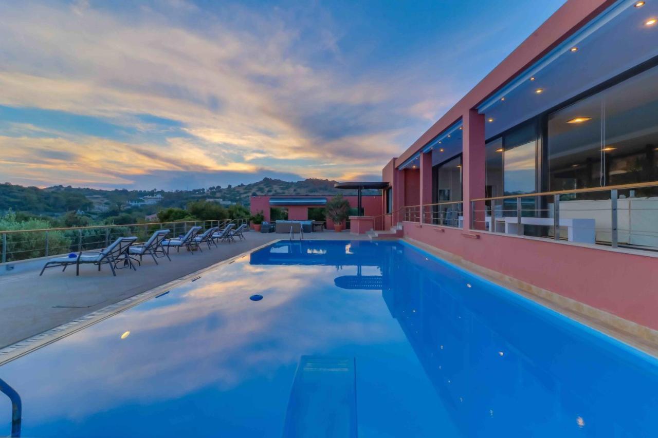 סוניו Black Diamond Beachfront Pool Villa Pasithea In Sounio, Athens מראה חיצוני תמונה